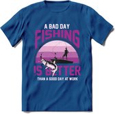 A Bad Day Fishing - Vissen T-Shirt | Roze | Grappig Verjaardag Vis Hobby Cadeau Shirt | Dames - Heren - Unisex | Tshirt Hengelsport Kleding Kado - Donker Blauw - S