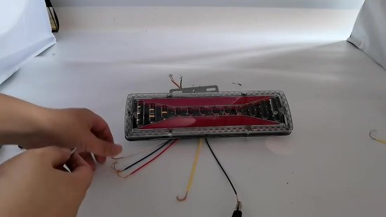 Set van 2 NEON LED Achterlichten met dynamisch knipperlicht 12v DT25