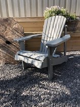 Mooie houte veranda stoel, kleur grijs.