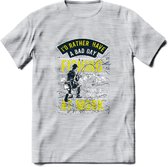 A bad Day Fishing - Vissen T-Shirt | Lime | Grappig Verjaardag Vis Hobby Cadeau Shirt | Dames - Heren - Unisex | Tshirt Hengelsport Kleding Kado - Licht Grijs - Gemaleerd - M