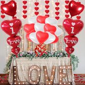 Homezie Valentijn decoratie - Ballonnen en slinger in hartjesvorm - Valentijnsdag - Valentijn - Complete set 46 stuks