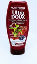 Garnier Ultra Doux Conditioner - Met Henna en Braambesazijn - Conditioner voor Kastanje tot Donkerbruin Haar - Weerschijn en Glans - 6 x 200 ml