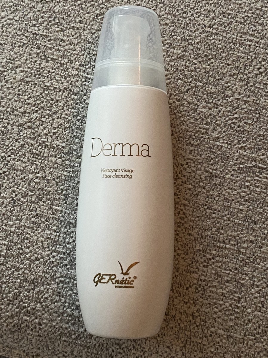 derma face cleaning