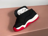 SNKR CASE Nike Air Jordan XI Bred  - Air Pod Case Hoesje - Sneaker Accessoires voor Apple AirPod 1 en 2
