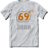 69 Jaar Feest T-Shirt | Goud - Zilver | Grappig Verjaardag Cadeau Shirt | Dames - Heren - Unisex | Tshirt Kleding Kado | - Licht Grijs - Gemaleerd - S