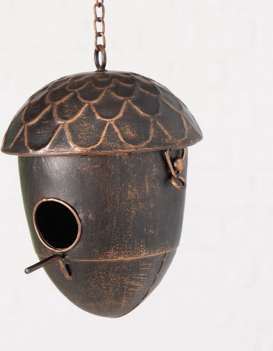 Metalen vogelhuis dennenappel