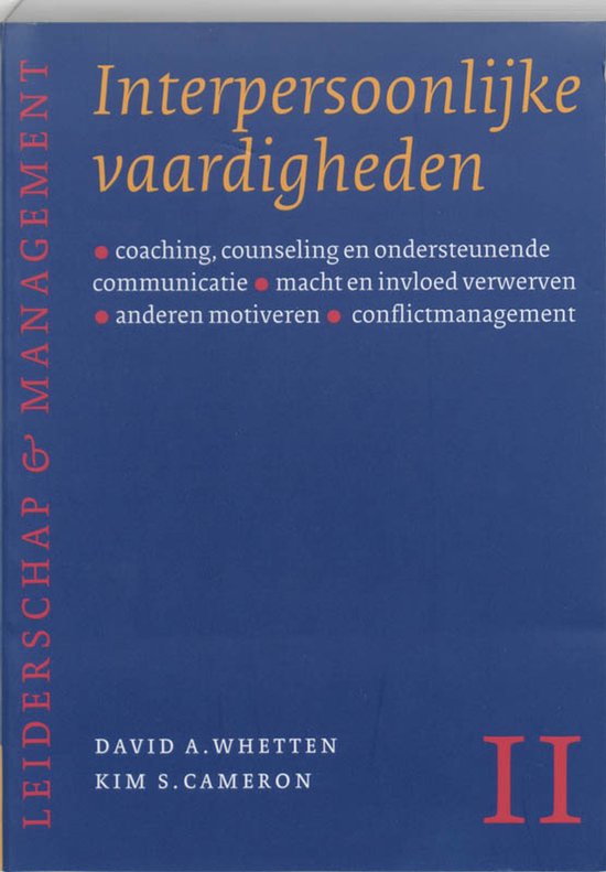 Boek 'Interpersoonlijke vaardigheden' met 'Leiderschap & Management' op de rug. Titel in oranje letters.