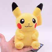 Pokemon knuffel - Pikachu - Pluche - 20 cm