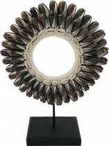 Schelpenketting op standaard - ornament SADE | bruin