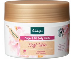 Kneipp Soft Skin Sugar Body Scrub Amandel - 4 x 220 gr - Voordeelverpakking