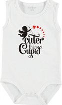 Baby Rompertje met tekst 'Cuter than cupid' | mouwloos l Valentijn| wit zwart | maat 50/56 | cadeau | Kraamcadeau | Kraamkado