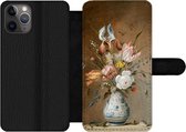 Bookcase Geschikt voor iPhone 11 Pro Max telefoonhoesje - Bloemstilleven - Oude meesters - Schilderij - Met vakjes - Wallet case met magneetsluiting