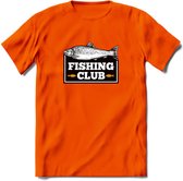 Fishing Club - Vissen T-Shirt | Grappig Verjaardag Vis Hobby Cadeau Shirt | Dames - Heren - Unisex | Tshirt Hengelsport Kleding Kado - Oranje - L