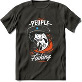 Cool People Do Fishing - Vissen T-Shirt | Oranje | Grappig Verjaardag Vis Hobby Cadeau Shirt | Dames - Heren - Unisex | Tshirt Hengelsport Kleding Kado - Donker Grijs - XXL