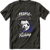 Cool People Do Fishing - Vissen T-Shirt | Donker Blauw | Grappig Verjaardag Vis Hobby Cadeau Shirt | Dames - Heren - Unisex | Tshirt Hengelsport Kleding Kado - Donker Grijs - M