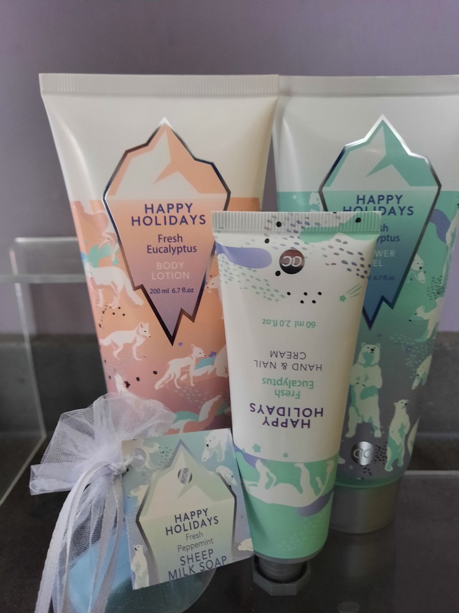 Goedkoopste geschenk set vrouwen verjaardag -moeder dag - kerst -valentijn - leuk geschenk - douchegel - bodylotion - hand en nagel creme- zeep met schapenmelk - luxe toiletzakje