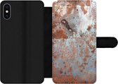 Bookcase Geschikt voor iPhone XS telefoonhoesje - Metalen - Roest print - Zilver - Met vakjes - Wallet case met magneetsluiting