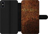 Bookcase Geschikt voor iPhone XS telefoonhoesje - Metaal - Groen - Roest print - Met vakjes - Wallet case met magneetsluiting