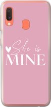 Geschikt voor Samsung Galaxy A20e hoesje - Bruiloft - Quotes - 'She is mine' - Spreuken - Siliconen Telefoonhoesje
