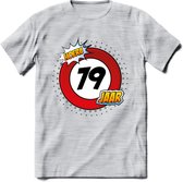 79 Jaar Hoera Verkeersbord T-Shirt | Grappig Verjaardag Cadeau | Dames - Heren | - Licht Grijs - Gemaleerd - M