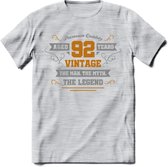 92 Jaar Legend T-Shirt | Goud - Zilver | Grappig Verjaardag Cadeau | Dames - Heren | - Licht Grijs - Gemaleerd - M