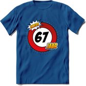 67 Jaar Hoera Verkeersbord T-Shirt | Grappig Verjaardag Cadeau | Dames - Heren | - Donker Blauw - S