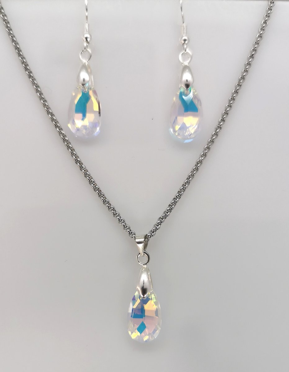 Setje - ketting met oorbellen - van fonkelende facet geslepen glas kristal druppel vorm.