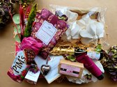 Moederdag- Wellness pakket- thee pakket- geurpakket- wijnpakket- cadeau- opkikker- relatiegeschenk- geschenkset- kado- kadootjethuis.nl