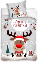 1-persoons kinder dekbedovertrek (dekbed hoes) grijs – wit – rood “Merry Christmas” met rendier Rudolph in de sneeuw met kerstbomen, pakjes en ijskristallen (winter) 140 x 200 cm K