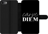 Bookcase Geschikt voor iPhone 7 telefoonhoesje - Spreuken - Carpe diem - Quotes - Pluk de dag - Met vakjes - Wallet case met magneetsluiting