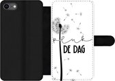 Bookcase Geschikt voor iPhone 7 telefoonhoesje - Spreuken - Carpe diem - Pluk de dag - Quotes - Met vakjes - Wallet case met magneetsluiting