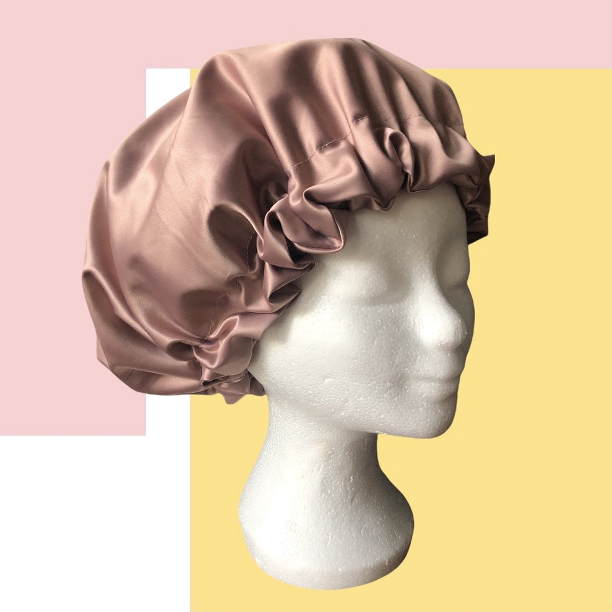Luxe satijnen bonnet Dusty Pink | Slaapmuts | Satijn | Anti pluis | CG methode | Curly Girl | Handgemaakt | Curly Girl producten | CG haar producten | Slapen met krullen | Krullend haar producten