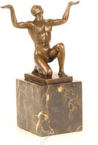 Bronzen beeld - Naakte knielende man - Gedetailleerd sculptuur - 18 cm hoog