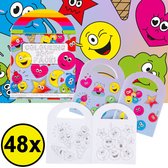Decopatent® Uitdeelcadeaus 48 STUKS Vrolijke Smiley Kleurboekjes met Stickers - Traktatie Uitdeelcadeautjes voor kinderen - Klein Speelgoed