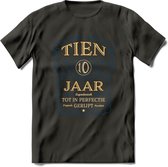 10 Jaar Legendarisch Gerijpt T-Shirt | Royal Blue - Ivoor | Grappig Verjaardag en Feest Cadeau Shirt | Dames - Heren - Unisex | Tshirt Kleding Kado | - Donker Grijs - 3XL