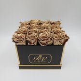 Roses By Valentine - Eternity Gold Line - Longlife rozen - flowerbox - luxe geschenk doos - giftbox - Valentijn cadeau voor haar