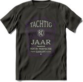 80 Jaar Legendarisch Gerijpt T-Shirt | Paars - Grijs | Grappig Verjaardag en Feest Cadeau Shirt | Dames - Heren - Unisex | Tshirt Kleding Kado | - Donker Grijs - L