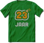 23 Jaar Feest T-Shirt | Goud - Zilver | Grappig Verjaardag Cadeau Shirt | Dames - Heren - Unisex | Tshirt Kleding Kado | - Donker Groen - M