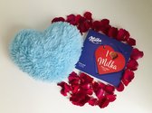 Liefdespakket - i Love Milka Chocolade + Hart kussen Aqua Blauw 25cm - Handmade by Gustiana