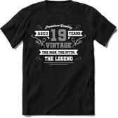 19 Jaar Legend T-Shirt | Zilver - Wit | Grappig Verjaardag en Feest Cadeau | Dames - Heren - Unisex | Kleding Kado | - Zwart - XL