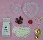 Valentijnspakket - DIY kaarsen maken - hartjes - hart - valentijnsdag - valentijn