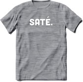 Sate - Snack T-Shirt | Grappig Verjaardag Kleding Cadeau | Eten En Snoep Shirt | Dames - Heren - Unisex Tshirt | - Donker Grijs - Gemaleerd - M