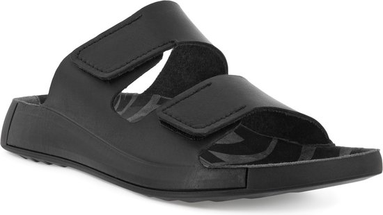 Zwarte ECCO sandalen met bandjes en klittenbandsluiting.