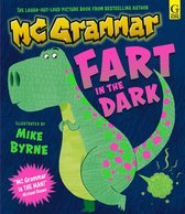 Groene T-rex met roze stippen op een donkerblauwe achtergrond, titel 'Fart in the Dark' in roze letters.