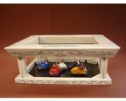 Botsauto kermis attactie - decoratie – Guillermo Forchino Collectie - Parastone – 12 x 33 cm