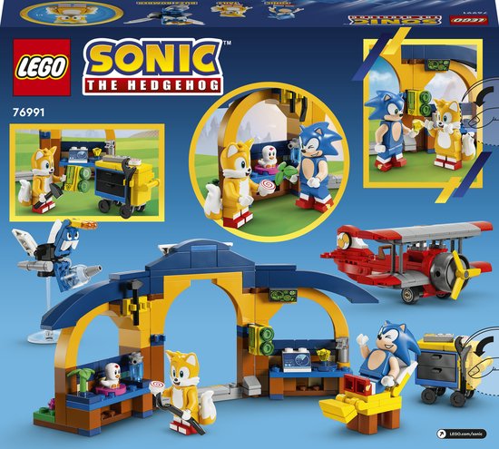 Achterkant van de LEGO Sonic 76991 verpakking met diverse speelscenario's in de werkplaats en met het vliegtuig.