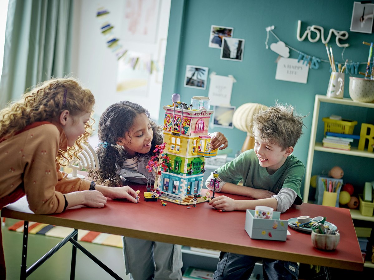 LEGO Friends Heartlake City Buurtcentrum Modular Building Speelgoed Set - 41748 — afbeelding 2