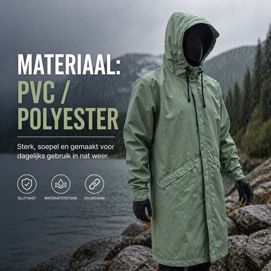 Groene regenjas van PVC/Polyester met capuchon, op een donkere achtergrond met regen.