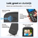 Zwarte seniorentelefoon met luidspreker, grote knoppen en een 1.8" HD-scherm. Robuuste behuizing.