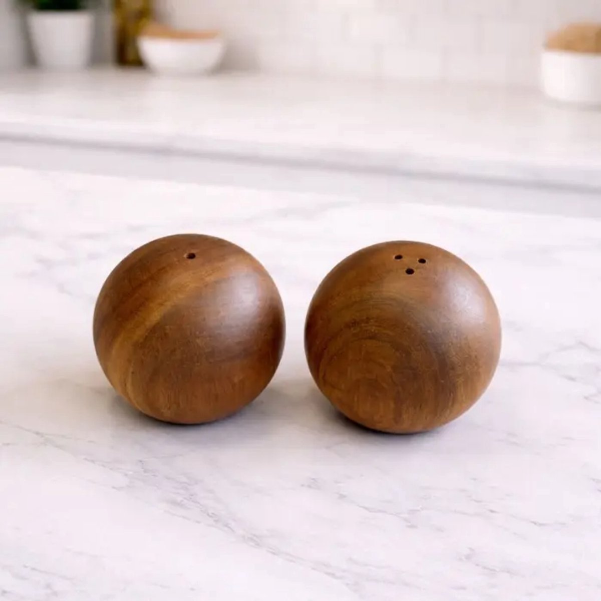 Acacia - Zout- en Peperstrooierset - Rond & Stijlvol Design - Natuurlijk Hout - Compact & Duurzaam